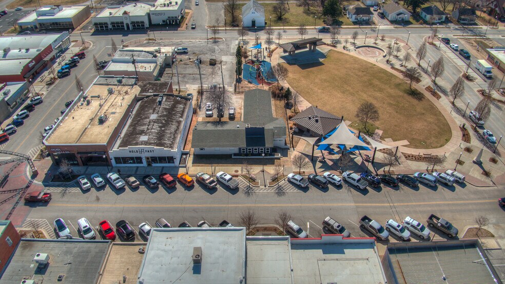 More Photos Of 12 W Dawes Ave, Bixby Office For Sale