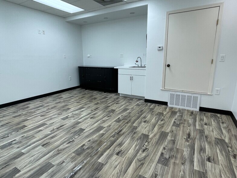 More Photos Of 26103 Interstate 45, Spring Medical For Lease
