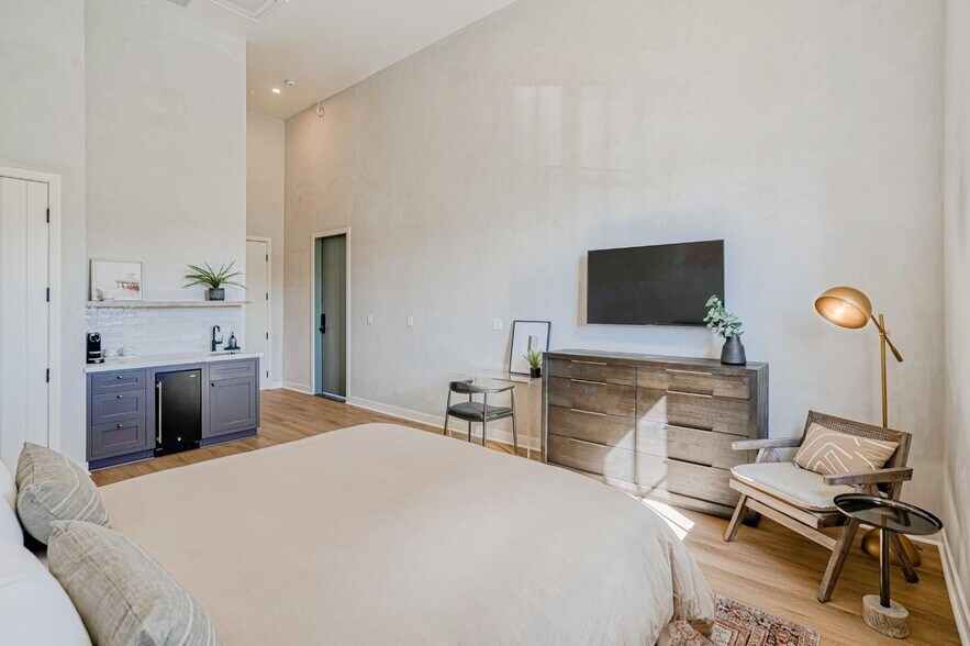 More Photos Of 1124 Castillo St, Santa Barbara Hotel For Sale