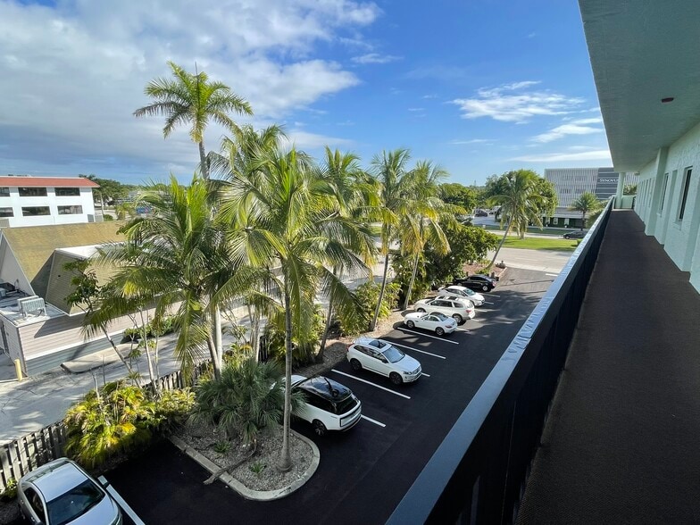 More Photos Of 2335 Tamiami Trl N, Naples Medical For Sale