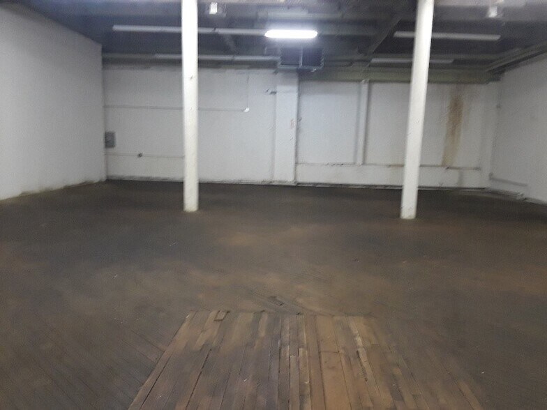 More Photos Of 100-10 91st Ave, Richmond Hill Service For Lease