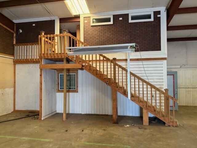 More Photos Of 5747 Elmore Rd, Elmore Warehouse For Lease