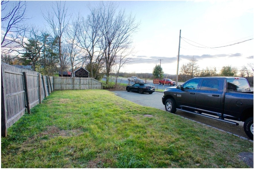 More Photos Of 1274 State Route 31, Lebanon Storefront Retail Residential For Sale