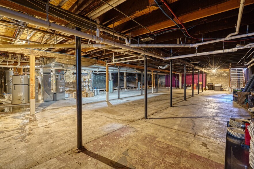 More Photos Of 302 S Main St, Kalispell Restaurant For Sale