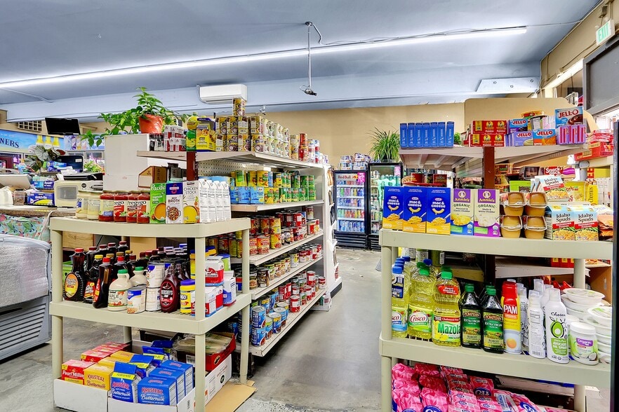 More Photos Of 8030 Railroad Ave SE, Snoqualmie Supermarket For Sale