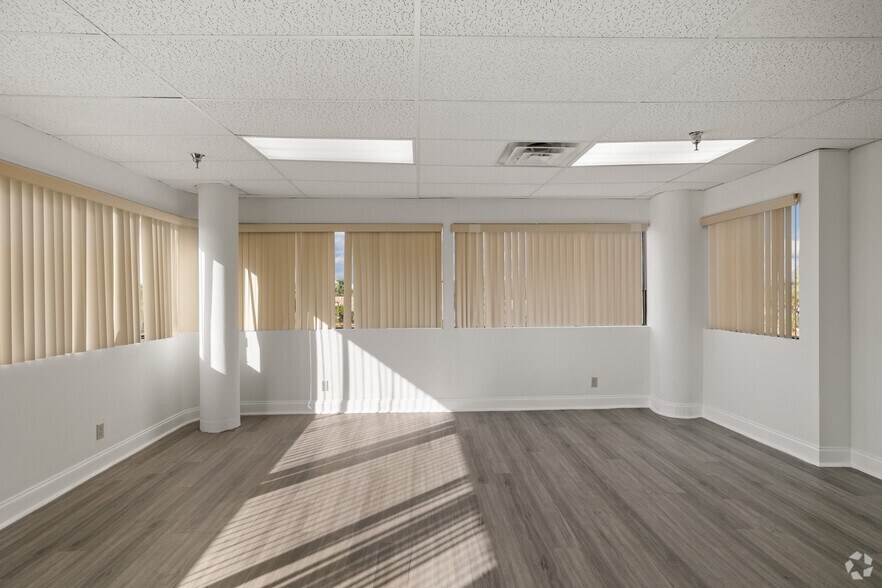 More Photos Of 1650 S Dixie Hwy, Boca Raton Medical For Sale