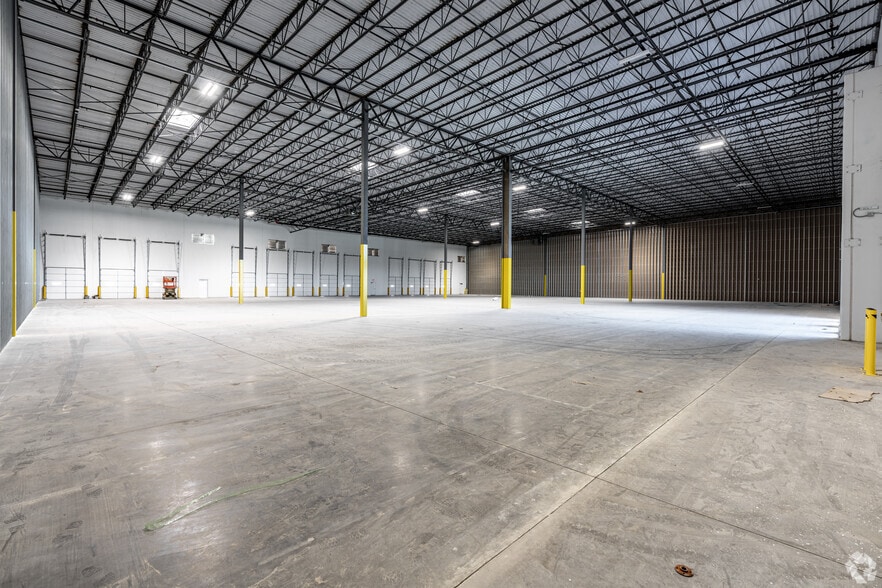 More Photos Of 3210 N Central Expy, McKinney Unknown For Lease