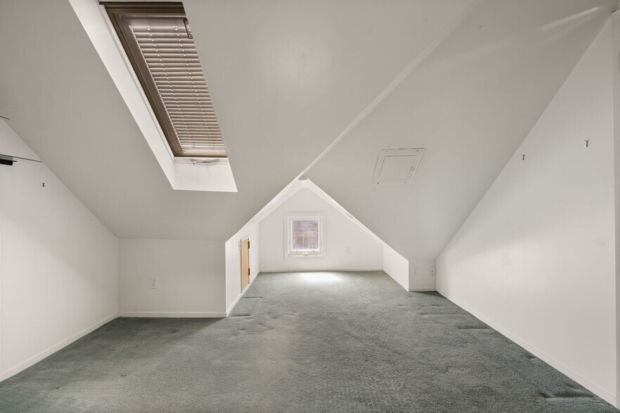 More Photos Of 102 Hamilton Pl, Oakland Multifamily For Sale