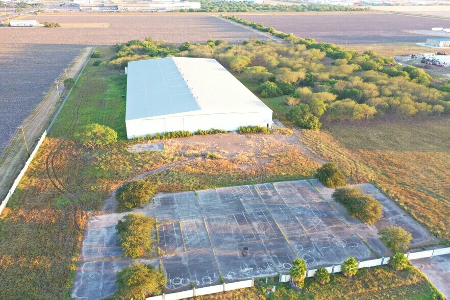 More Photos Of 5806 E Grimes Ave, Harlingen Manufacturing For Sale