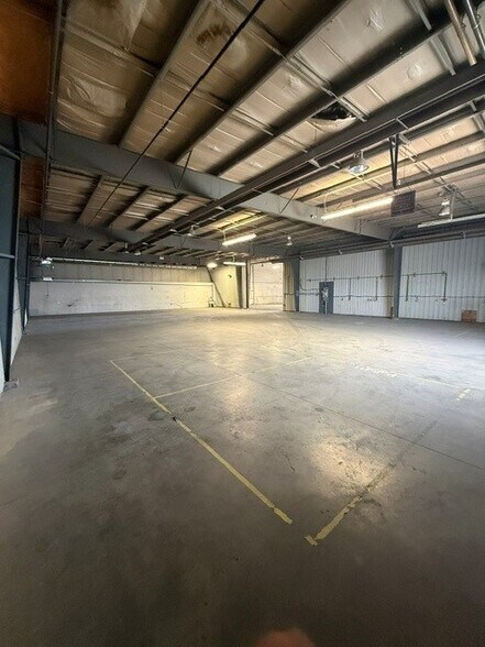 More Photos Of 8319 Chiles Industrial Av, Red Deer Warehouse For Sale