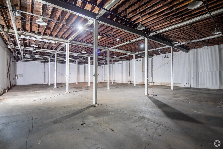 More Photos Of 5206 S 38th St, Saint Louis Warehouse For Lease