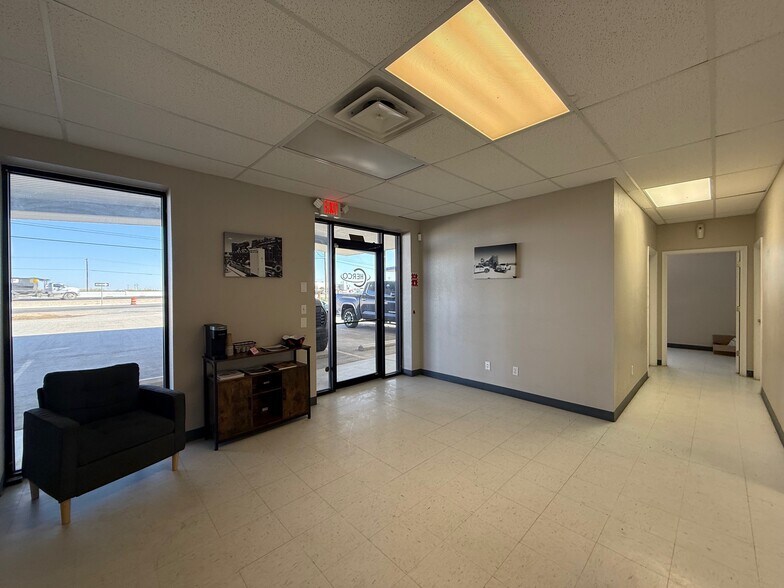 More Photos Of 8415 W Interstate 20, Midland Warehouse For Lease