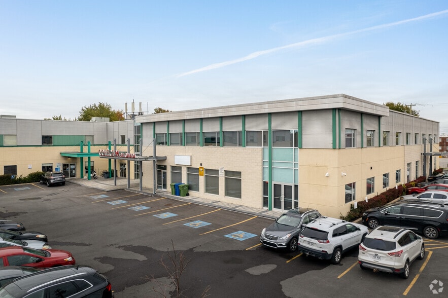 Primary Photo Of 8550-8560 Boul Newman, Montréal Medical For Lease