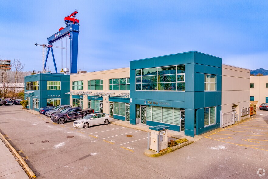 More Photos Of 998 Harbourside Dr, North Vancouver Showroom For Lease