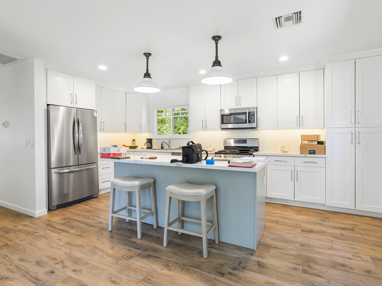 More Photos Of 7580 McGroarty Ter, Tujunga Apartments For Sale