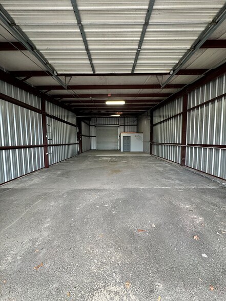 More Photos Of 16261 Hollister St, Houston Unknown For Lease