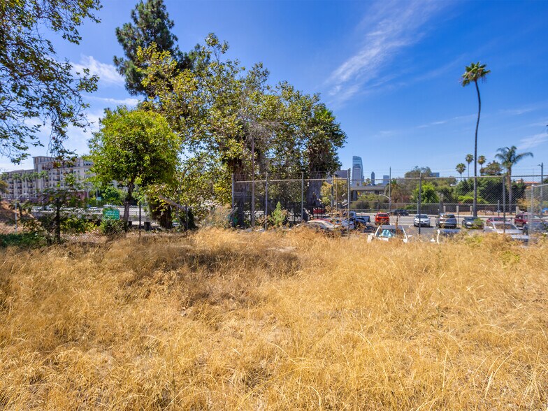 More Photos Of 1014 Bartlett St, Los Angeles Land For Sale