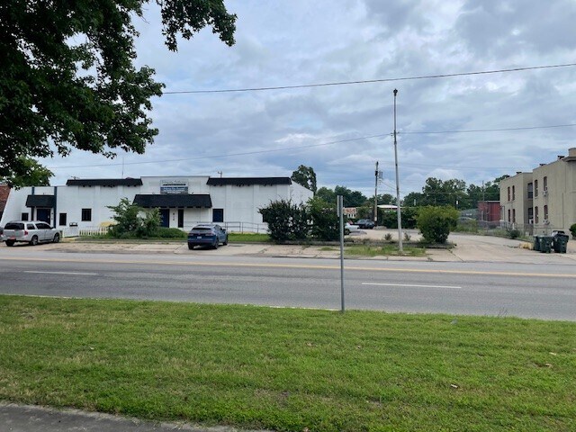 Primary Photo Of 814 W Okmulgee St, Muskogee Office For Sale