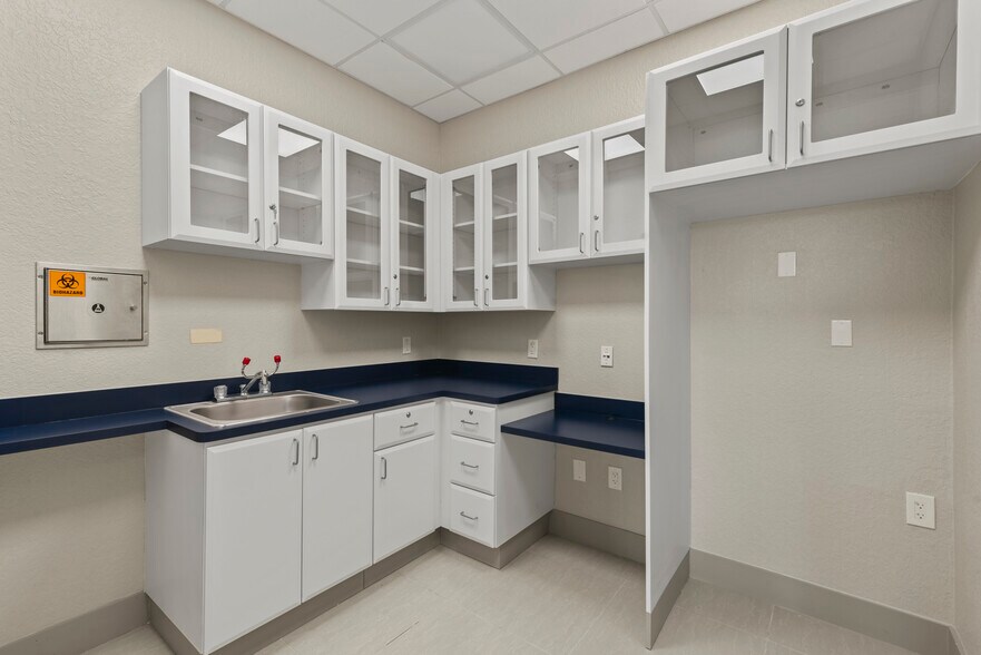 More Photos Of 431 N Kirkman Rd, Orlando Medical For Lease