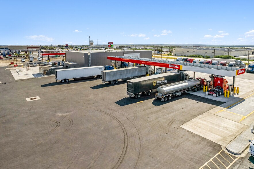 More Photos Of 14407 Mines Rd, Laredo Truck Stop For Sale