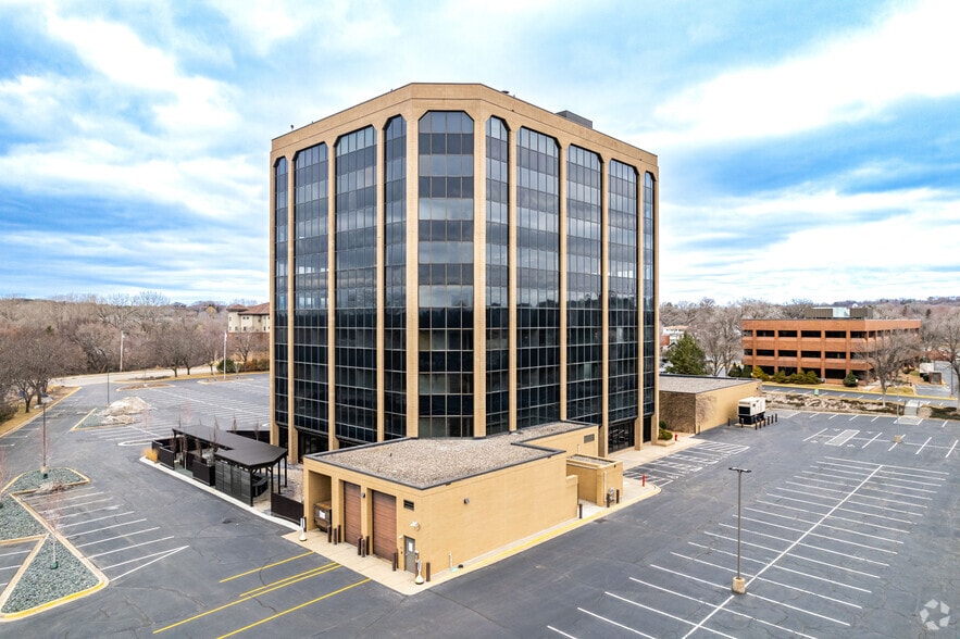 More Photos Of 7201 Metro Blvd, Edina Office For Lease