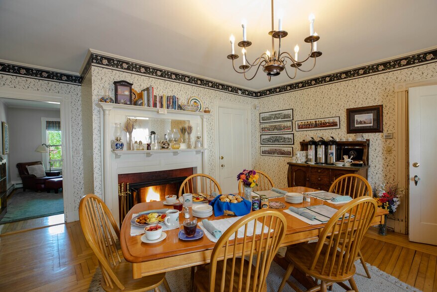 More Photos Of 11 Inn Rd, Hallowell Hospitality For Sale
