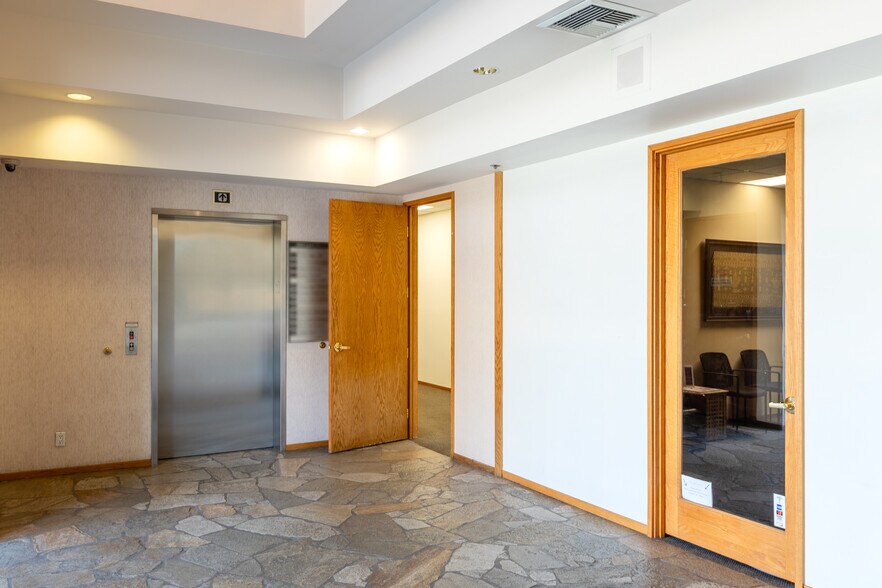 More Photos Of 8733 Lakewood Dr, Windsor Office For Sale