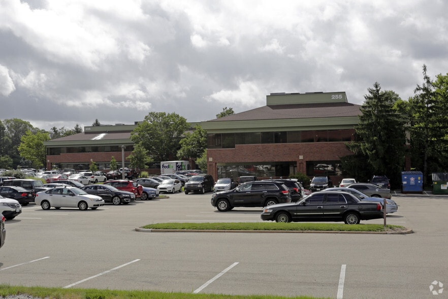Primary Photo Of 255 Business Center Dr, Horsham Township Office For Sale