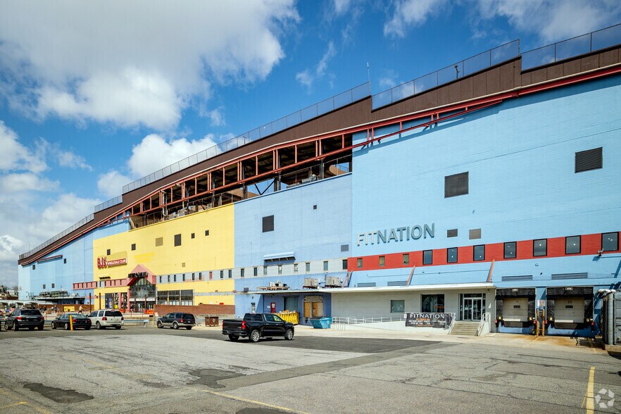 More Photos Of 66-26 Metropolitan Ave, Middle Village General Retail For Lease