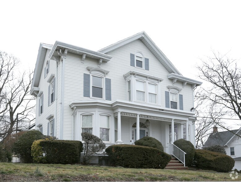 More Photos Of 11 E Cliff St, Somerville Office For Sale