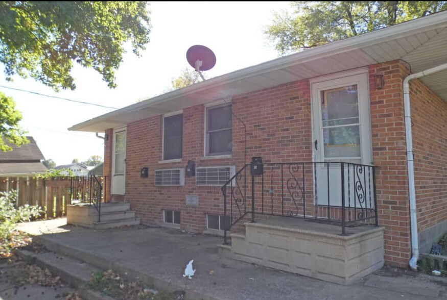 More Photos Of 105 S Washington St, Sparta Apartments For Sale