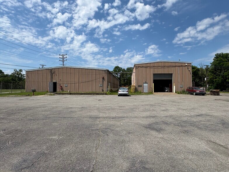 More Photos Of 1 Chicago Ave, Elizabeth Warehouse For Sale