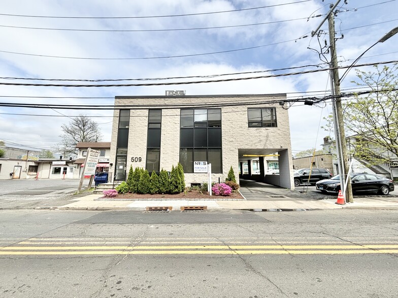 Primary Photo Of 509 Glenbrook Rd, Stamford Office For Sale