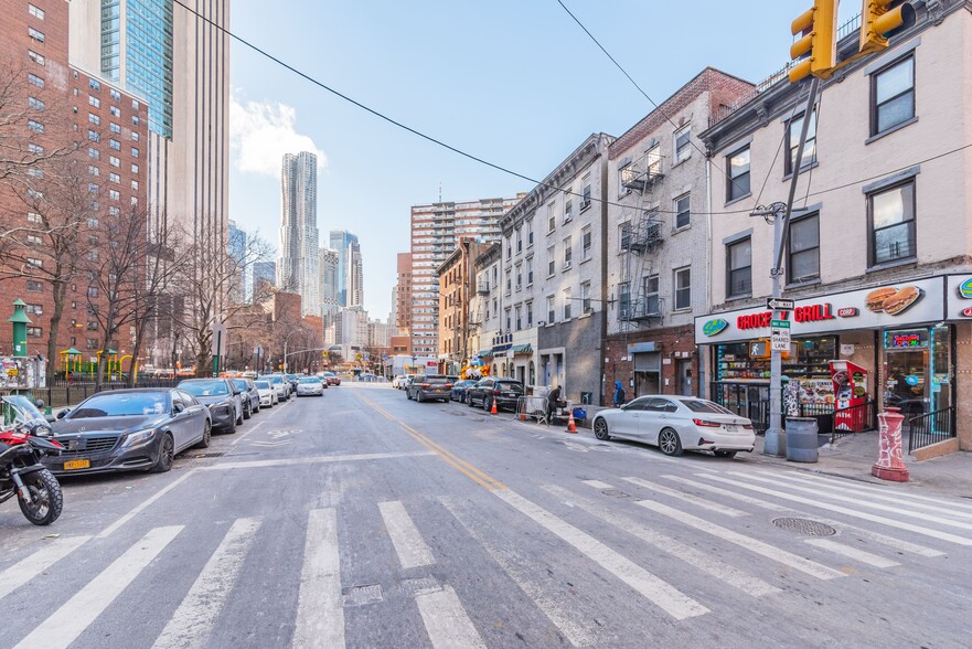 More Photos Of 35 Madison St, New York Apartments For Sale