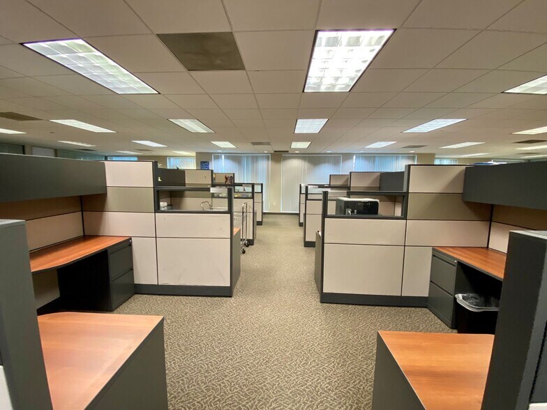 More Photos Of 7900 NW 154th St, Miami Lakes Office For Lease