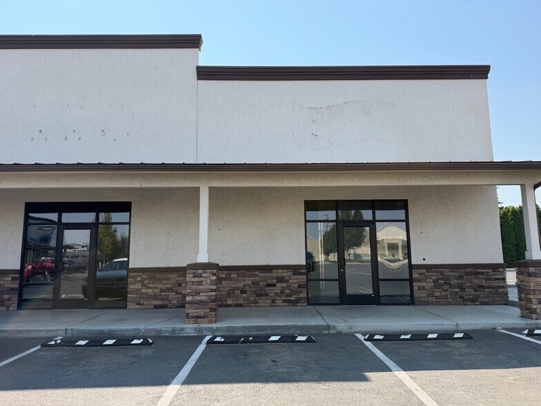Primary Photo Of 900 13th Ave SW, Quincy Storefront Retail Office For Lease