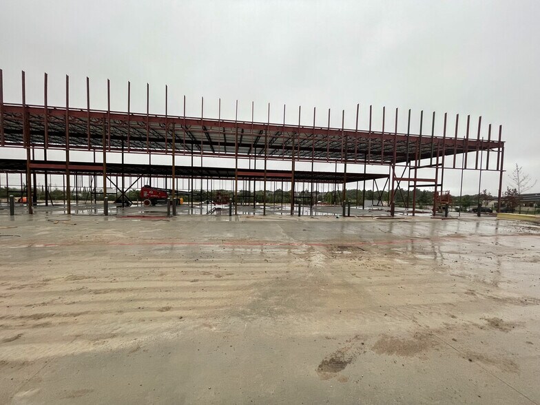 More Photos Of 15901 Ronald Reagan Blvd, Leander Showroom For Lease