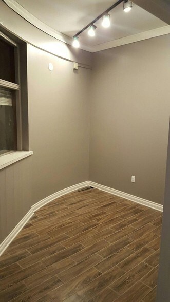 More Photos Of 22146 Ford Rd, Dearborn Heights Office For Sale