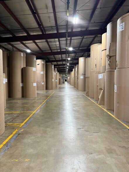 More Photos Of 1940 Jefferson St, Wisconsin Rapids Distribution For Sale