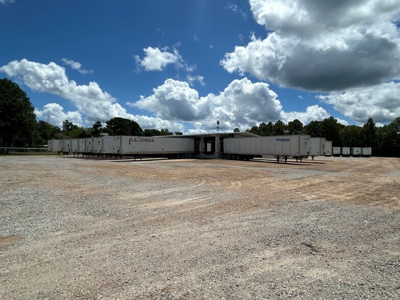 More Photos Of 400 Childre Rd, Pearl Truck Terminal For Lease