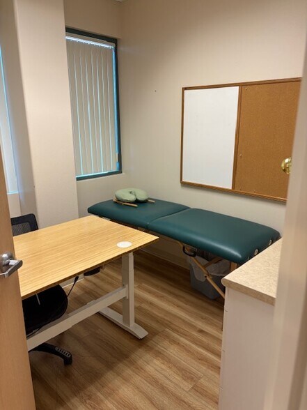 More Photos Of 1000 Newbury Rd, Thousand Oaks Medical For Lease