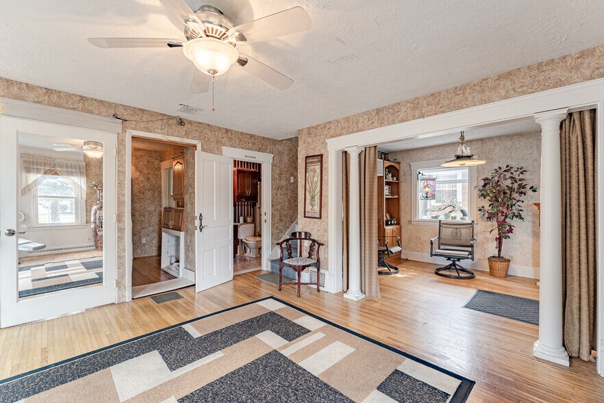 More Photos Of 7285 Center St, Mentor Office Residential For Sale