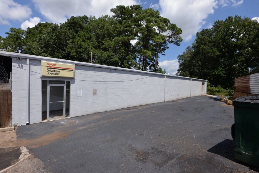 More Photos Of 4652B Jonesboro Rd, Forest Park Specialty For Lease