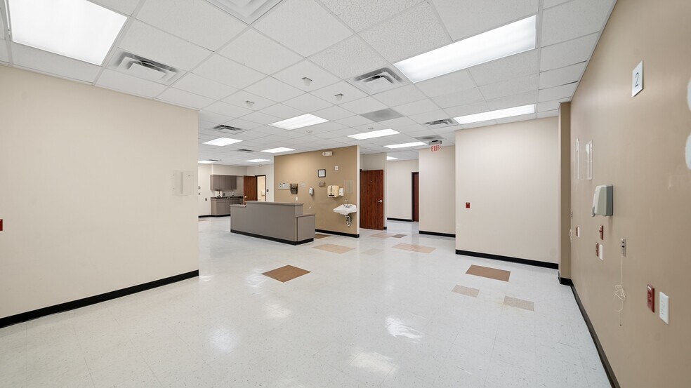 More Photos Of 910 N Highway 146, Baytown Medical For Sale