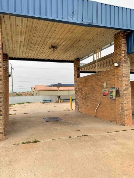 More Photos Of 600 Opal Ave, Clinton Carwash For Sale