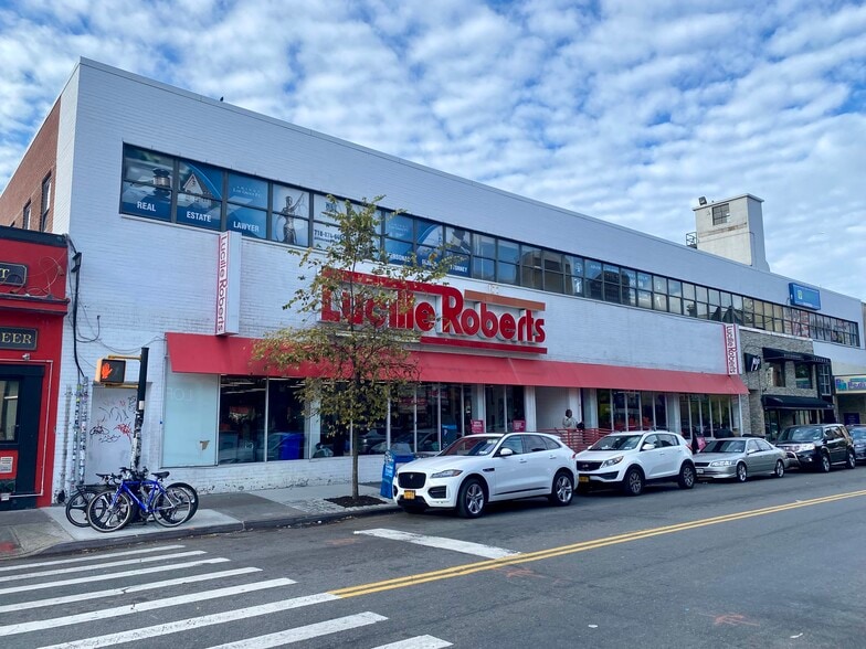 More Photos Of 70-20 Austin St, Forest Hills General Retail For Lease