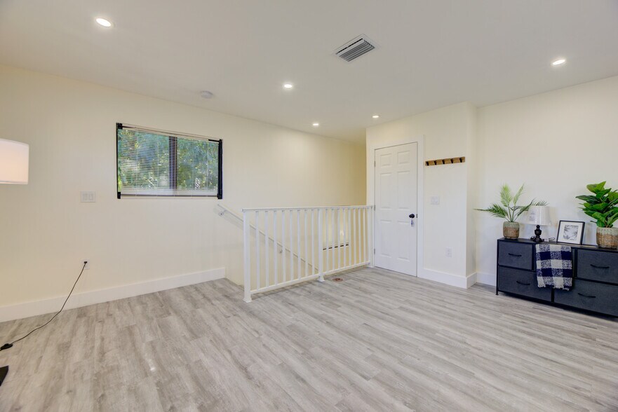 More Photos Of 742 NW 70th St, Miami Apartments For Sale