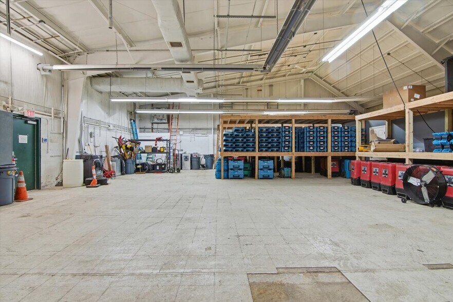 More Photos Of 2 Wilson Dr, Sparta Warehouse For Lease