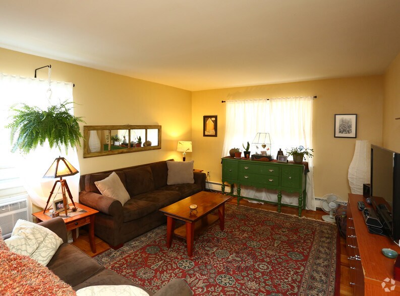 More Photos Of 34 W Montgomery Ave, Ardmore Apartments For Lease