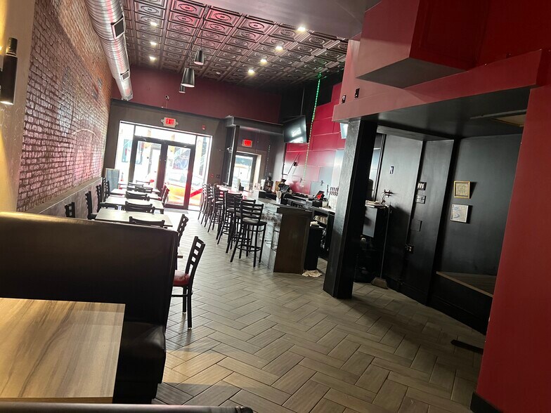 More Photos Of 38-40 S 19th St, Philadelphia Restaurant For Lease